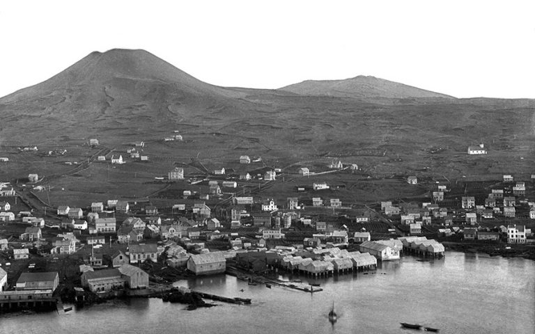 Í bjarma sjálfstæðis